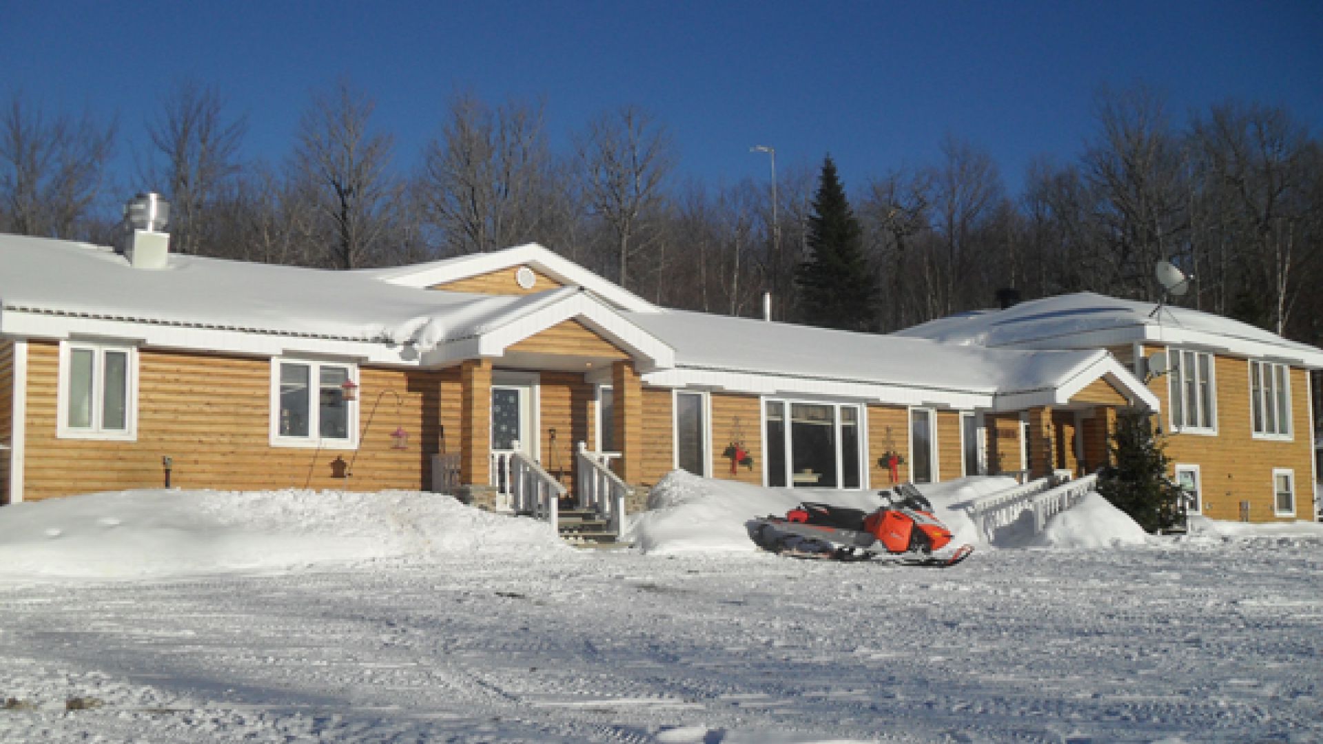 15381Auberge et érablière